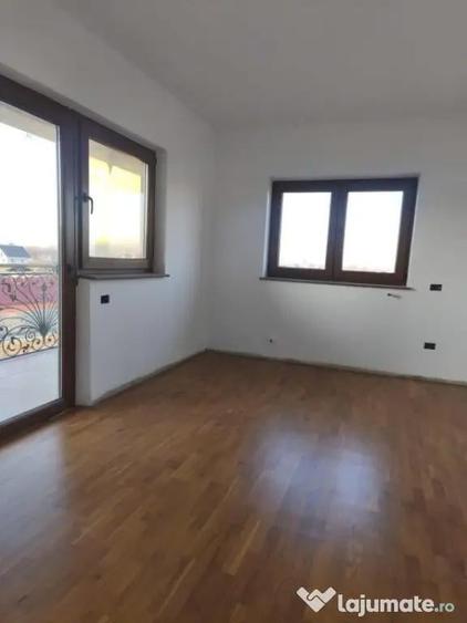 Casa finisata, teren 2500mp, Marginea - 2