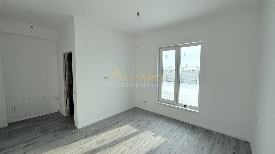 Casa Individuala - 3 camere - 2 bai - 371 mp teren - 10