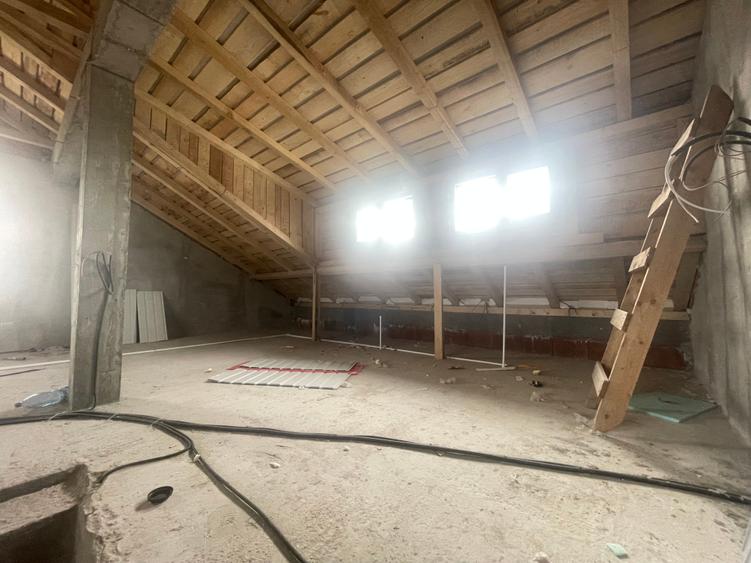 Complex nou 4 case P+1+M.5 cam.Util 175mp.Teren 253mp - 22