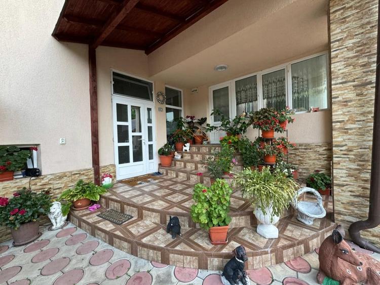 Casa 4 camere, anexe, recent renovata, foisor, teren 781mp, Izvoru, DB - 3