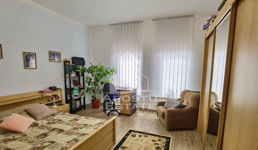 Casa cu 4 camere, , centrala proprie ,zona Parneava - 3