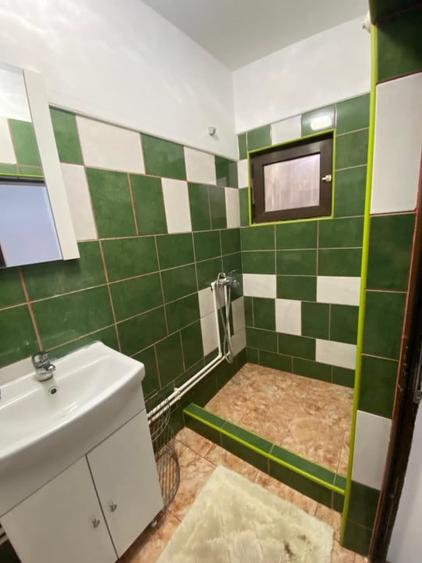 Garsoniera spatioasa, la curte - 5