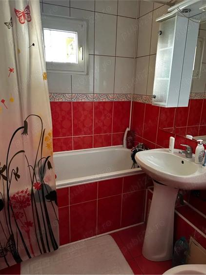 vand apartament cu 2 camere zona rahova - 1