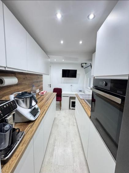 Valu Traian , casa cu teren si livada - 4