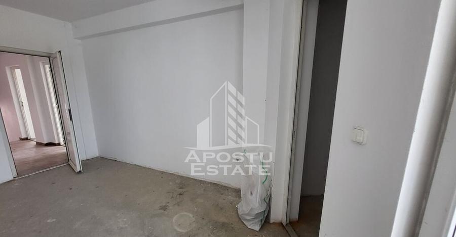 Cladire P+2E+M pentru diverse activitati,Mehala - 18