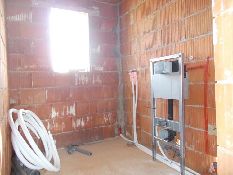 Casă individuală cu 3 camere cu Teren 600 Mp în Parța
