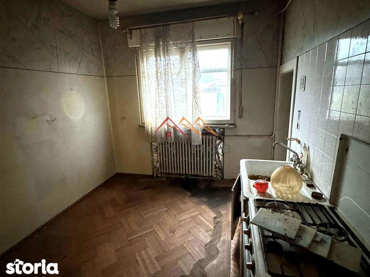 Casa D+P+E, an 1980, teren 285 m2, zona foarte buna, Campina, Prahova - 11