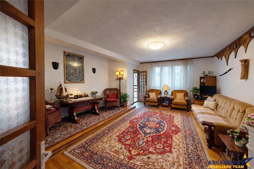 Proprietate rustica la 1 km de Castelul Bran:Doua unitati duplex, arhitectura traditionala: locuinta - 2