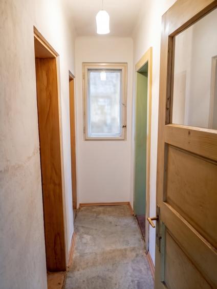 Casă cu 6 camere cu Teren 749 Mp în Predeal