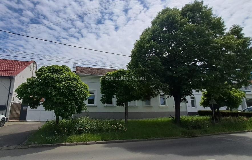 Casă cu 10 camere în Mehala Casă cu 10 camere în Mehala