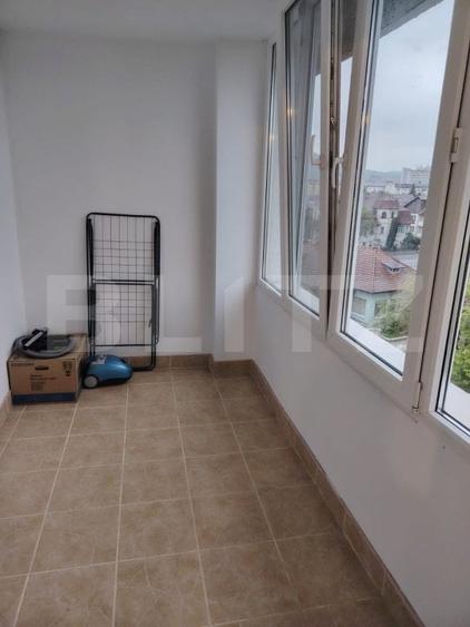 Apartament de vanzare, cu 2 camere, 60 mp, zona 1 Decembrie - 6