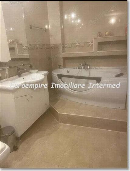 Vila de inchiriat zona FALEZA NORD - 3