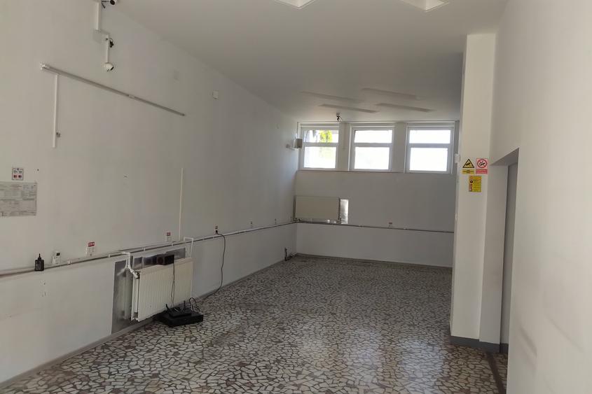Spațiu comercial ultracentral – 80 mp, vitrină, vad pietonal - 3