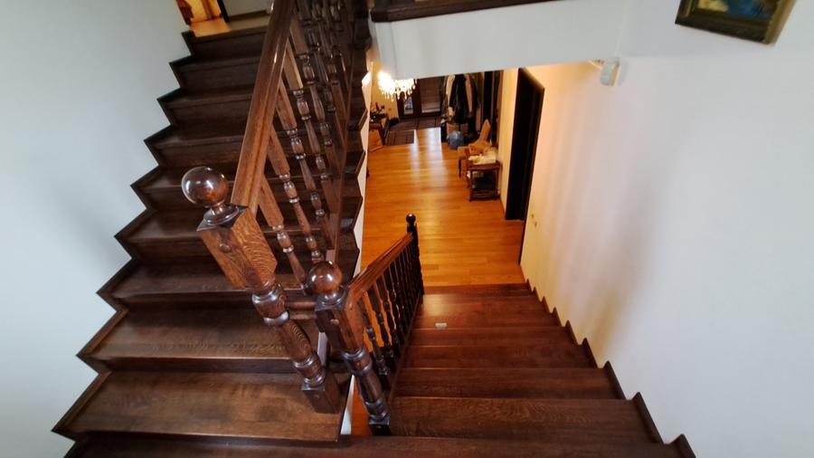 VILA INDIVIDUALA SUPERBA - CU TEREN GENEROS - AMPLASAMENT IDEAL - 37