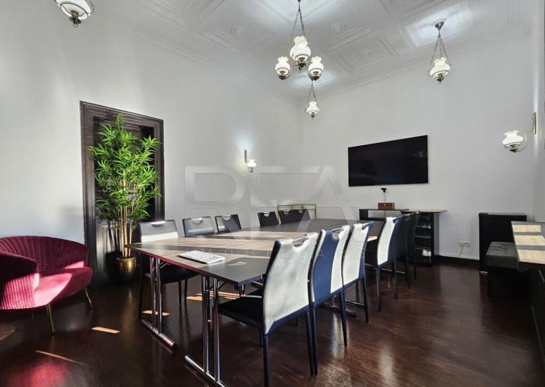 Casa de birouri de inchiriat 11 camere - 21