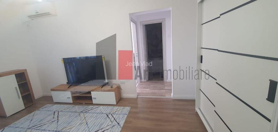Apartament cu 2 camere semidecomandat, mobilat în Grivița