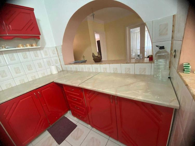 Casa de inchiriat pe termen lung 4 camere baie bucatarie.Simleu - 8