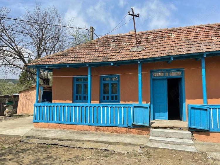 Vand casa batraneasca locuibila - Bacu, Ipatele, Iasi - 2