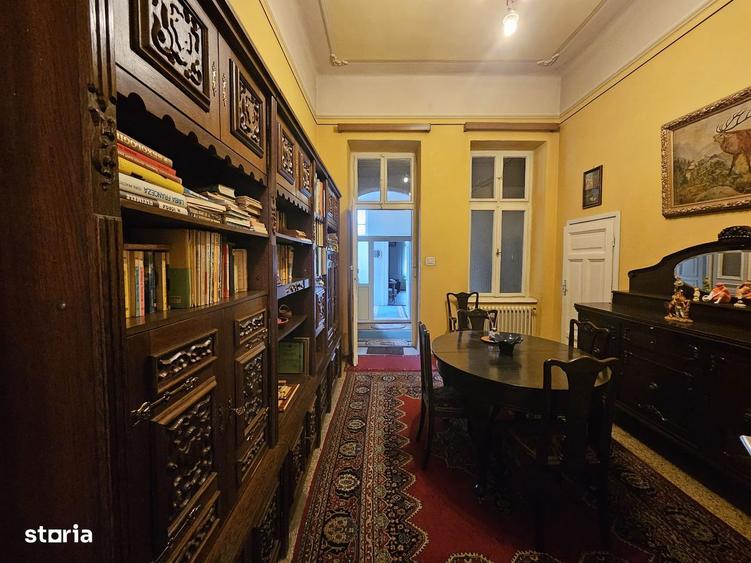 Vand apartament deosebit, la casa, etajul 1, Bulevardul Decebal - 10