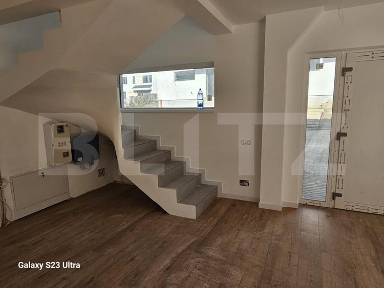 Duplex cu 4 camere cu Teren 275 Mp în Florești