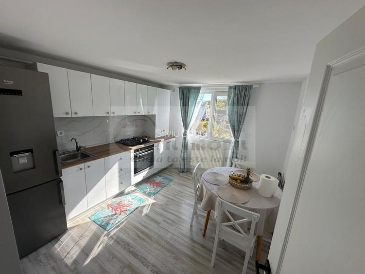 Ap. Duplex , 2 cam , Nicolina 2 o 71 mp utili o et 5/5 o 88.000 EUR Ap. Duplex , 2 cam , Nicolina 2 o 71 mp utili o et 5/5 o 88.000 EUR