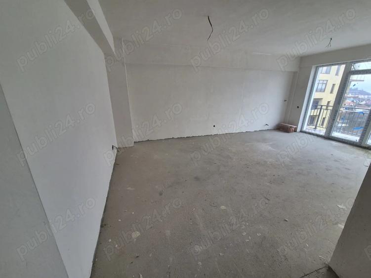 Vand apartament compus din 2 camere, hol, baie ,bucatarie si balcon, semifinisat Str. Liviu Rebreanu - 2