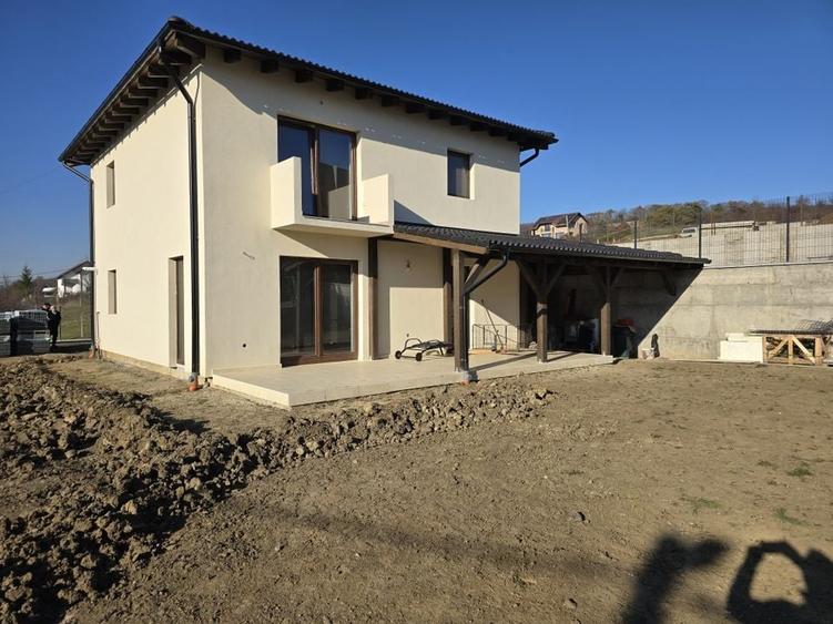 Casa  4 camere,2 bai,136 mp, 550 mp teren zona Corunca - 2