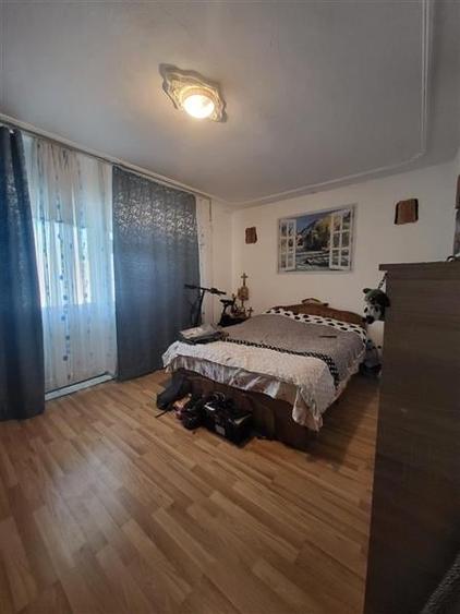 Apartament 3 Camere, Decomandat etaj 2 din 3 - 2