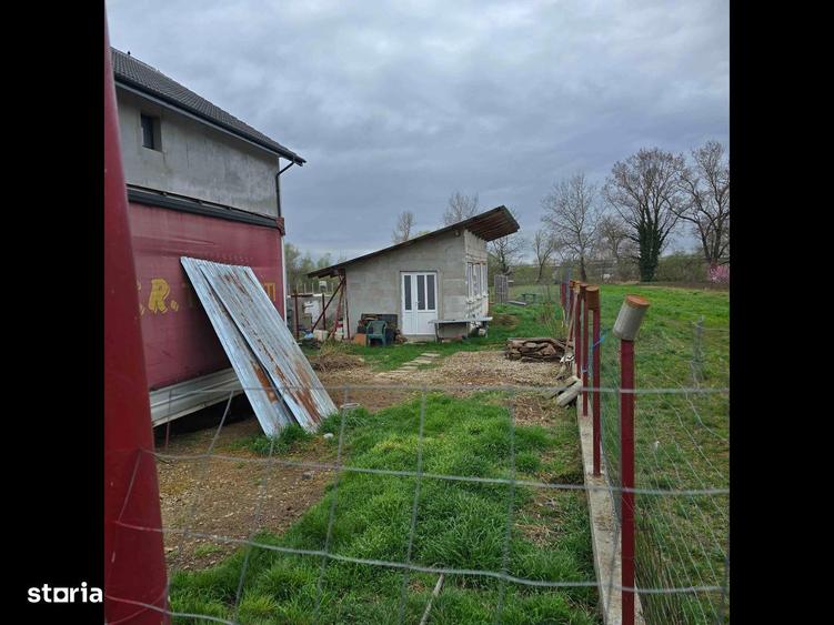 Teren intravilan Uroi - 4