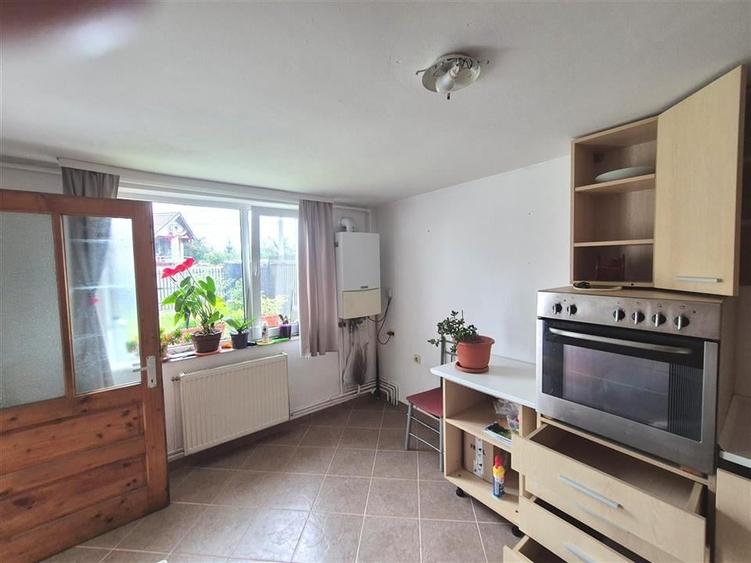 Casa individuala cu curte, 5 camere, cartier Noua - 4