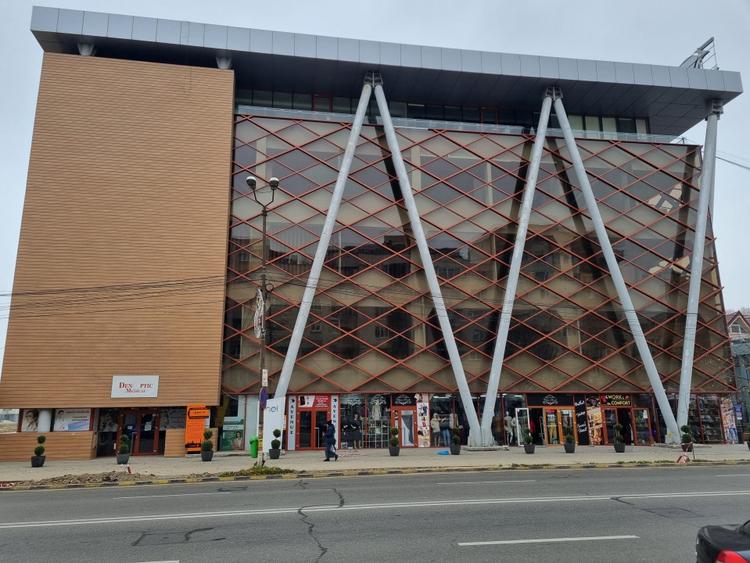 Spatiu 30AVENUE,  asigurari, consultanta , servicii - 1