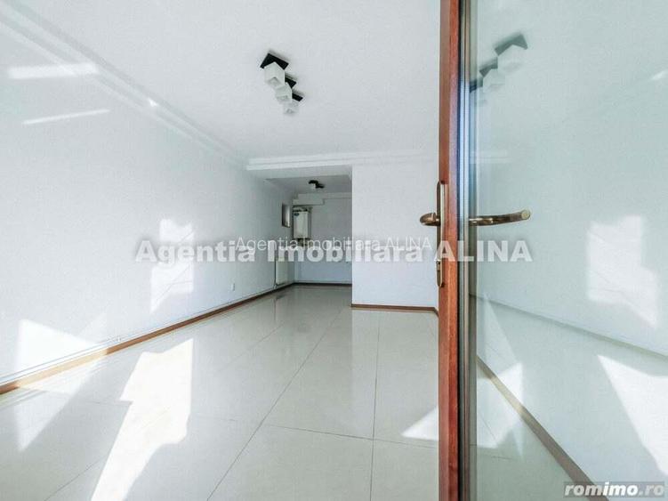 Spatiu 22,61 mp in Deva, zona Dorobanti, parter, cu intrare separata din strada. Spatiu 22,61 mp in Deva, zona Dorobanti, parter, cu intrare separata din strada.