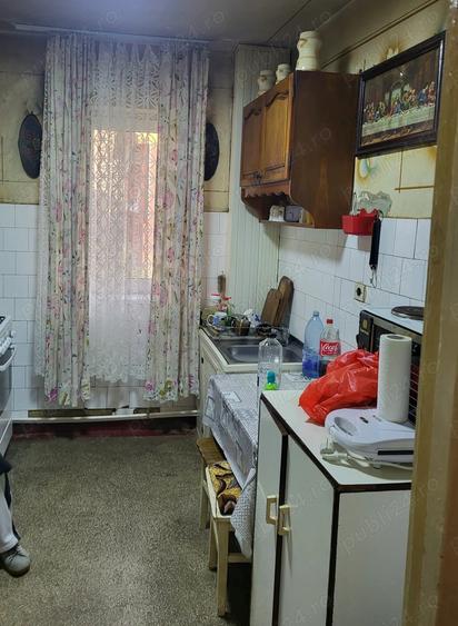 Apartament 3 camere DECOMANDAT, etaj 1 zona Aeroport - 1