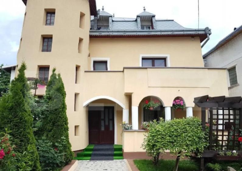 Casa individuala, 310 mp, teren 650 mp, zona Zamca - 4