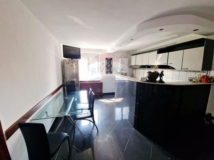 Apartament spațios cu balcon – P. Neamț - 6