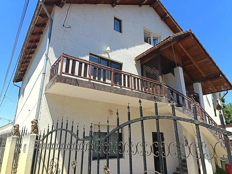 Casă cu Teren 480 Mp în Bran