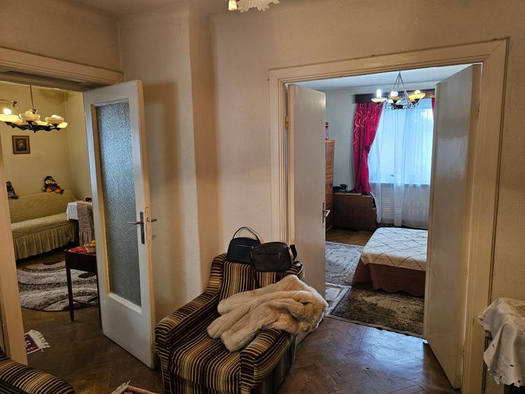 Apartament cu 2 camere semidecomandat în Vatra Luminoasă