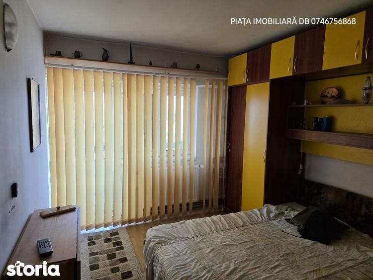Apartament cu 4 camere decomandat în Central