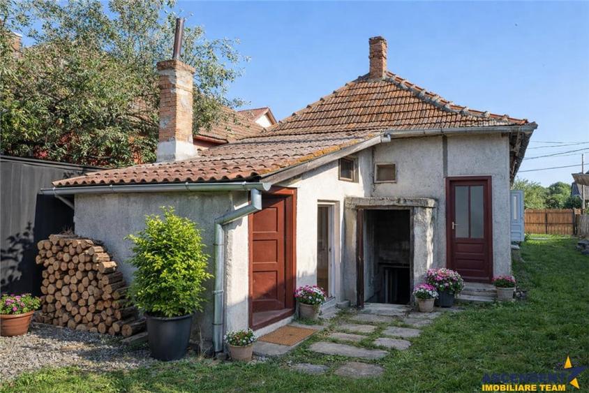 Casă cu 4 camere cu Teren 412 Mp în Brețcu
