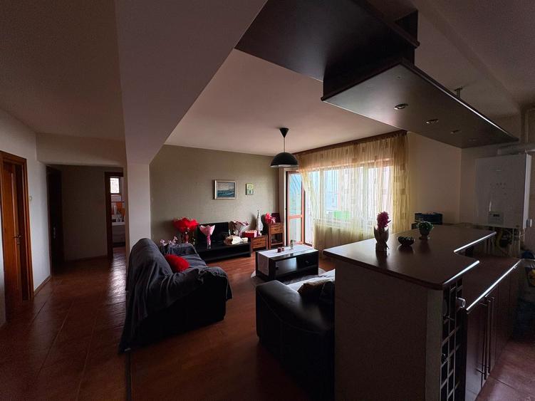 Apartament spațios cu 3 camere | Bulevardul Unirii | Etaj 6 / lift | Centrală p - 8