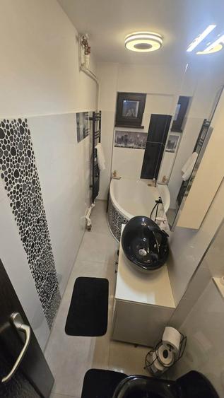 Apartament cu 4 camere decomandat în Crângași