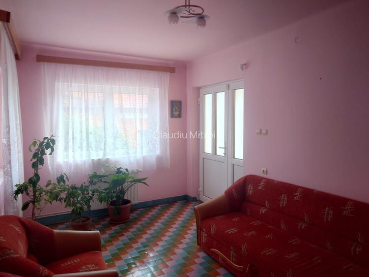 Casa 3 camere , 1850 mp