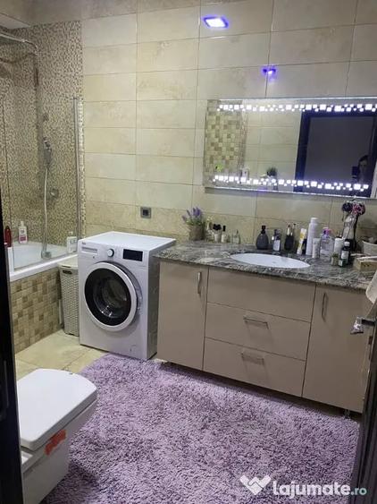 Apartament cu 2 camere decomandat în Tractorul