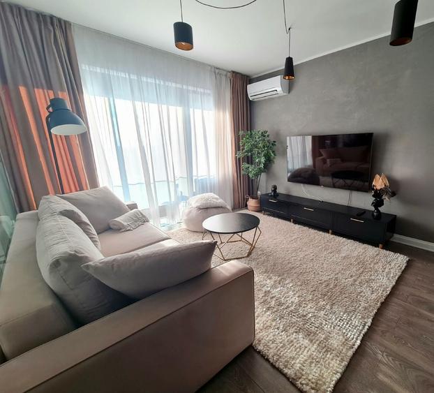 Apartament cu 3 camere decomandat în Aviației