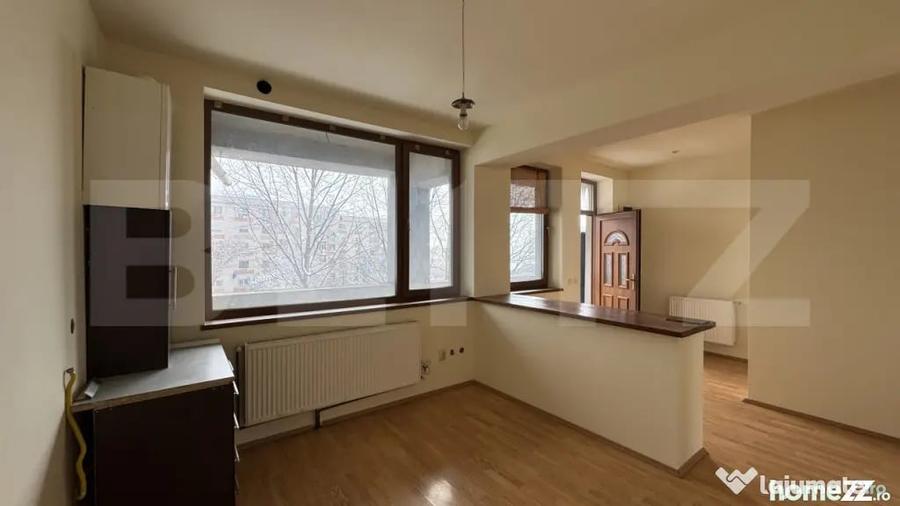Apartament cu 4 camere decomandat în Brazda lui Novac