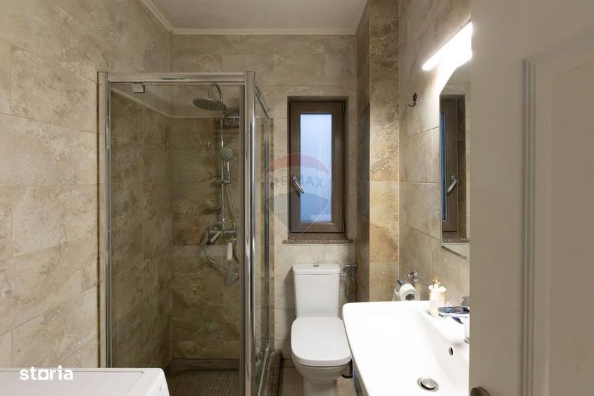 Casă cu 4 camere decomandat cu Teren 500 Mp în Gherăiești