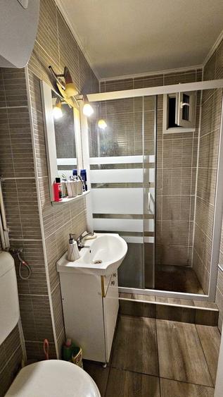 Garsonieră decomandată, etaj 2, balcon, bloc izolat – Astra, Str. Uranus - 3