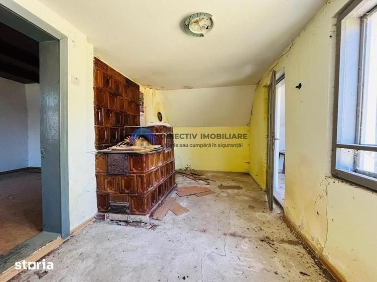 Casă cu 2 camere cu Teren 2089 Mp în Central