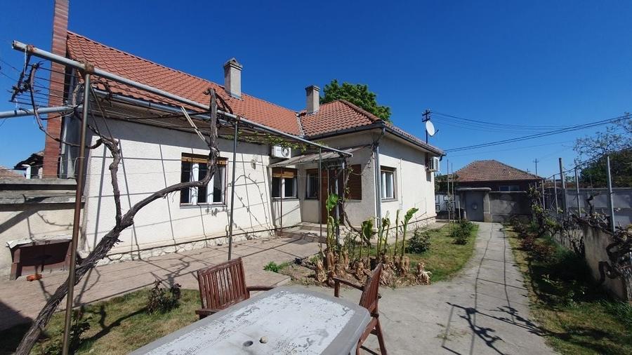 Casă cu 3 camere în Central