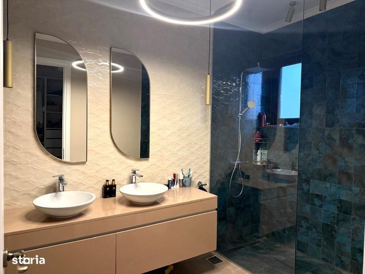 Casă cu 4 camere cu Teren 1000 Mp în Central